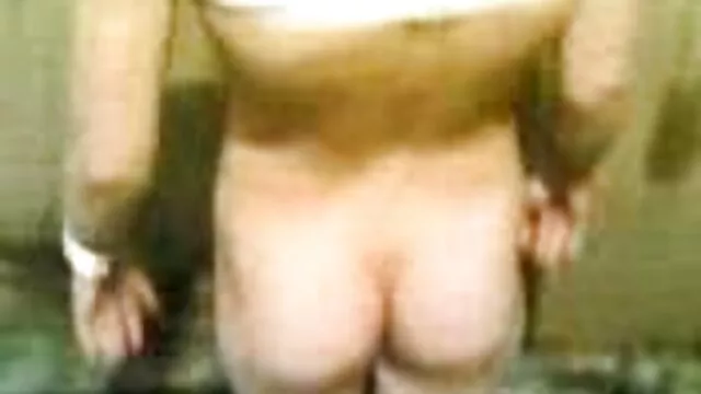 Un video sex maman voleur musulman aux gros seins appréhendé et baisé par un garde du magasin