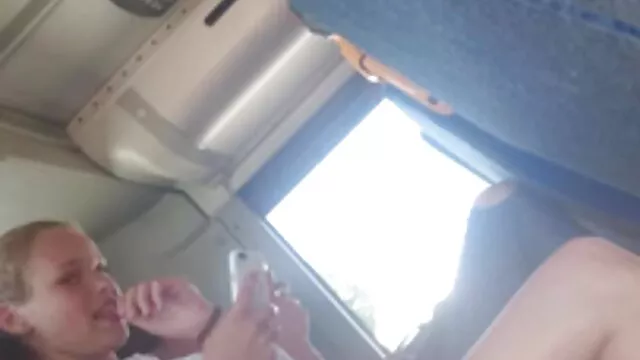 Debt4k. porno mere fr Un collectionneur frappe l'adolescent Calibri Angel ma chérie