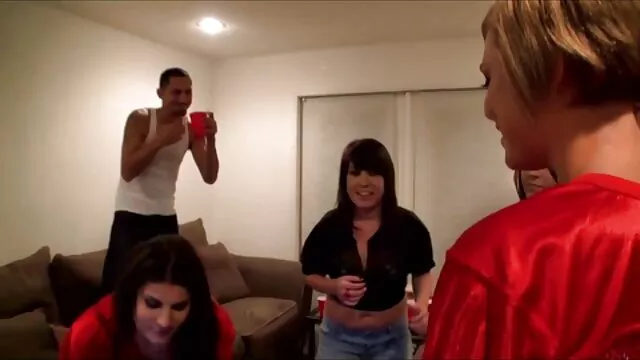 Private.com - La beauté Alexis Crystal se fait éjaculer sur des abdos xxx mom fils chauds