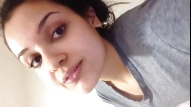 Mon sex maman avec son fils petit string rose vous rendra dur en quelques secondes JOI