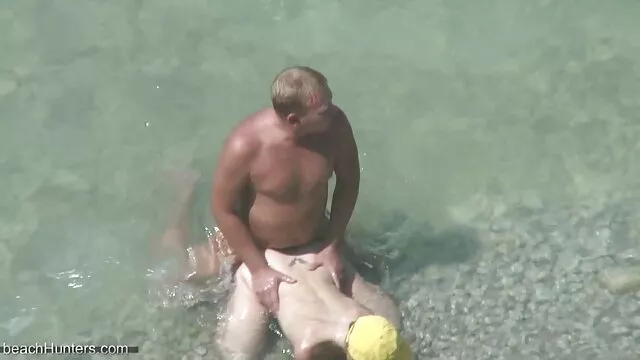L'agent public Helena Moeller maman porn francais a faim de bite