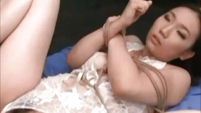 Massive jeune mere porn Melons Maggie Green suce la bite de son beau-fils!