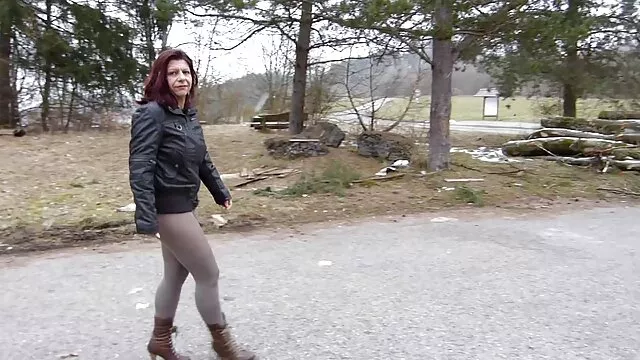 Le béguin de longue date de Guy video belle mere sex suce sa bite