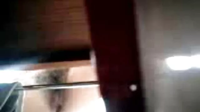 La superbe blonde Riley Star se fait prendre en levrette fils sex maman ATKGirlfriends