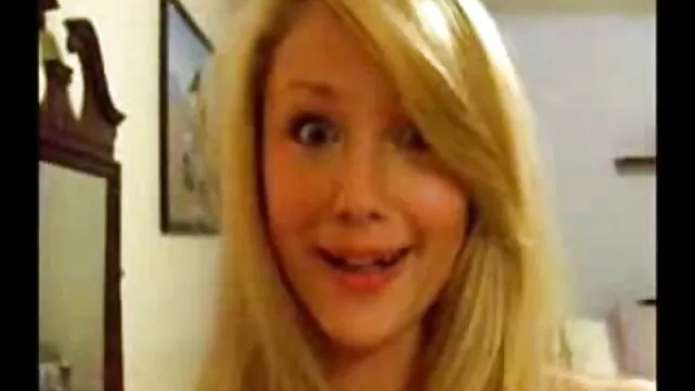 Génial Big Boob maman et sa fille baisent Granny 3