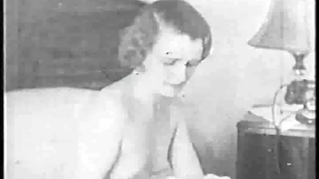 Des amateurs italiens porn mère fille se filment en train de baiser