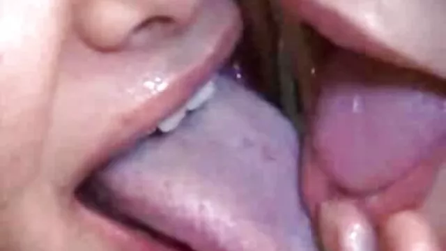 Pets de visage grands mères porno de string puant
